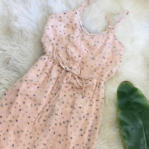 Mimi Chica Dresses & Skirts - Maxi Floral Vintage-Like Festival Dress